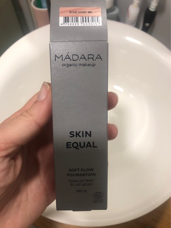 Mádara Fond de Teint Skin Equal éclat léger spf 15 teinte 30 Rose