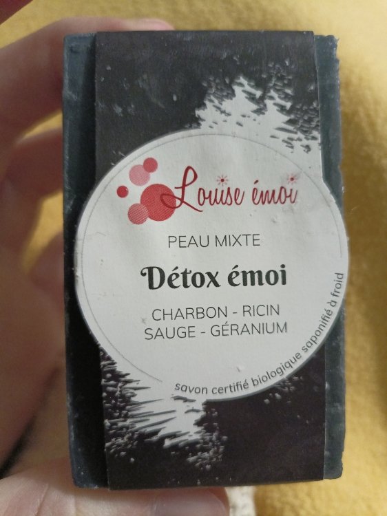 Louise émoi Détox émoi Savon charbon huile de ricin peau mixte à