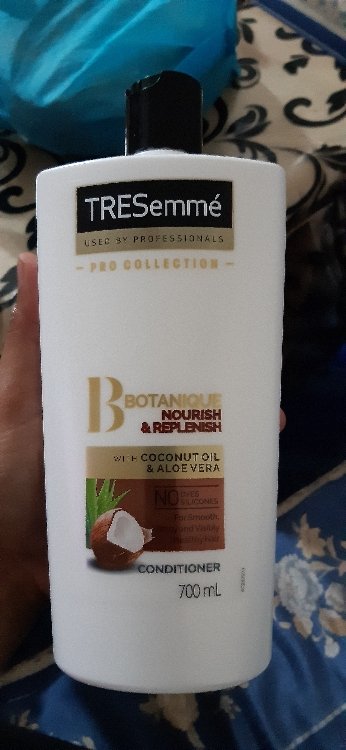 Tresemmé Botanique Nourish And Replenish Conditioner Coconut Oil And Aloe