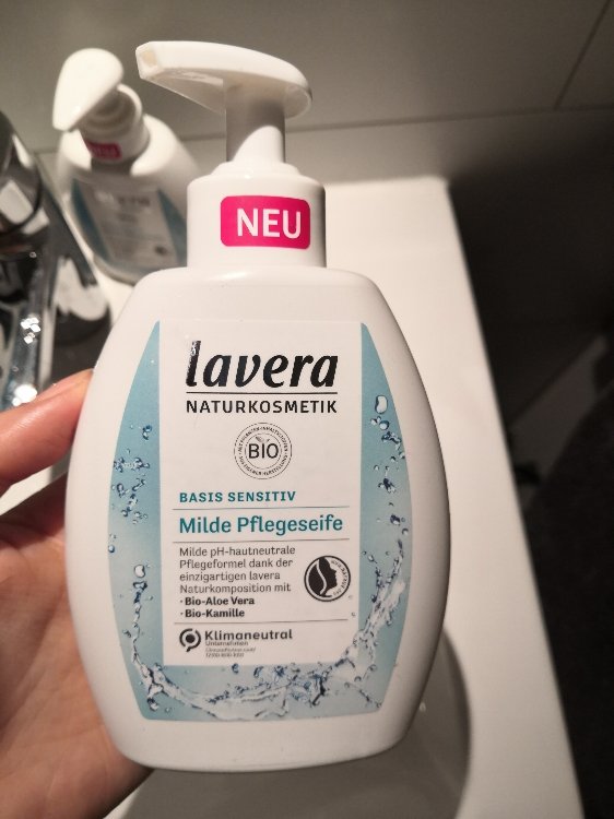 Gunst vos tieners Lavera Basis Sensitiv Mild Hand Soap - 250 ml - INCI Beauty