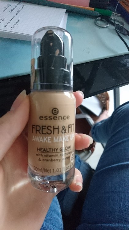 Essence Fresh & Fit Awake Foundation - 30: fresh honey - 30 ml - INCI Beauty