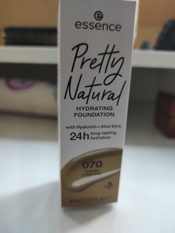 Essence Pretty Natural Hydrating Foundation Warm - Beauty Cashew INCI 070