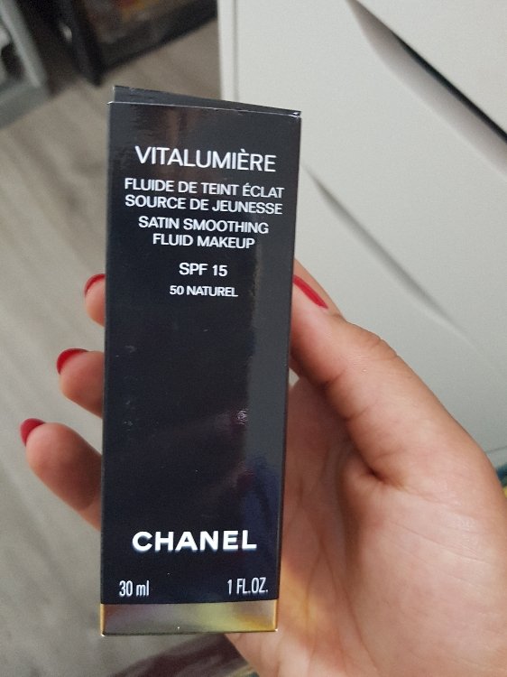 Chanel Vitalumiere Satin Smoothing Fluid Makeup SPF 15, 20 Clair