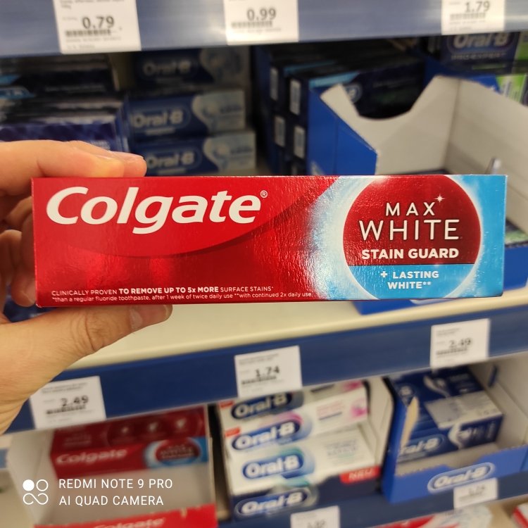 colgate max white stain protect