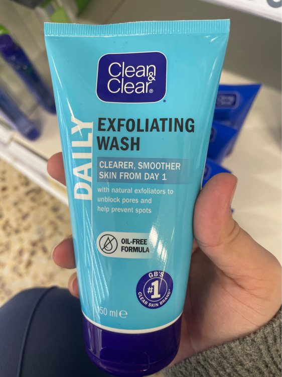 Clean & Clear Exfoliating Daily Wash 150ml