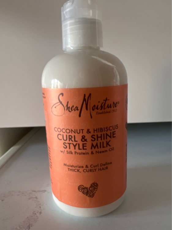 Shea moisture lait brillance et hydratation définition cheveux bouclés