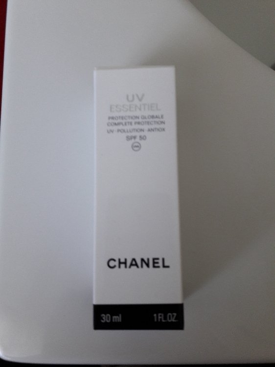 Купить Chanel UV Essentiel Защитный дневной крем против негативных эффектов  SPF 50 30 мл в интернетмагазине Bioca