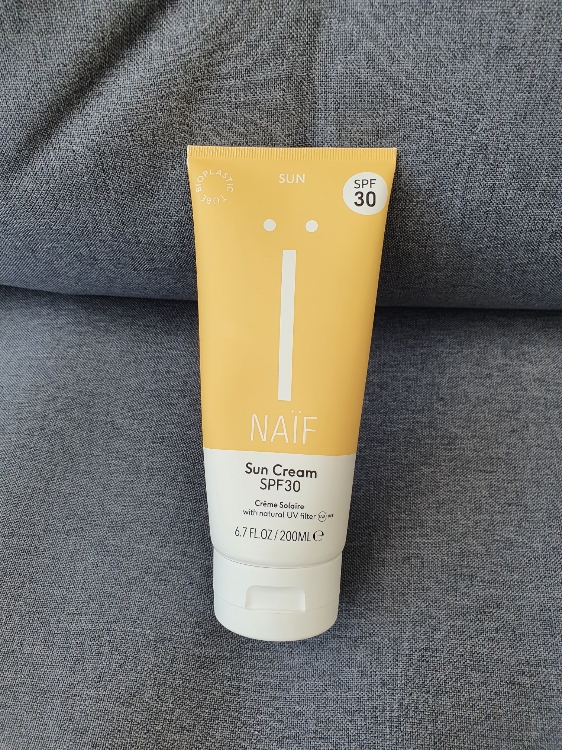 naif sunscreen spf 30