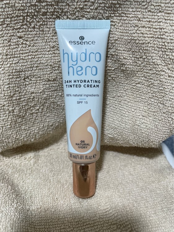 Essence BB Cream Hydro Hero 24h HYDRATING 05, LSF 20 - 30 ml - INCI Beauty